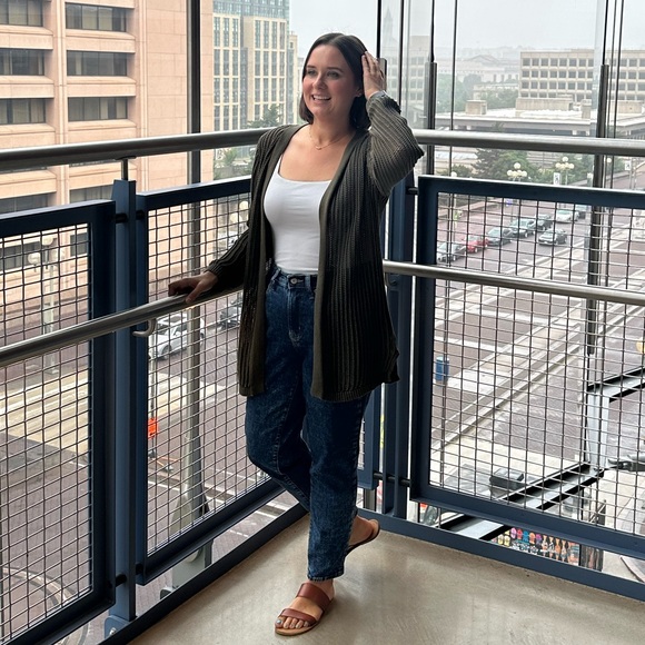 Meet your Posher, Rachel - Picture 1 of 1